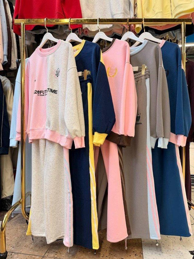 Женский костюм розовый