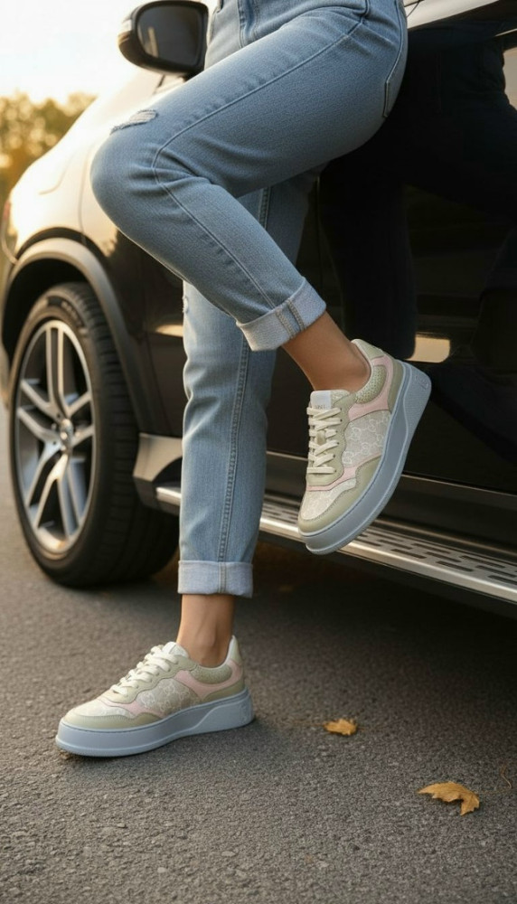 Кроссовки женские бежевые