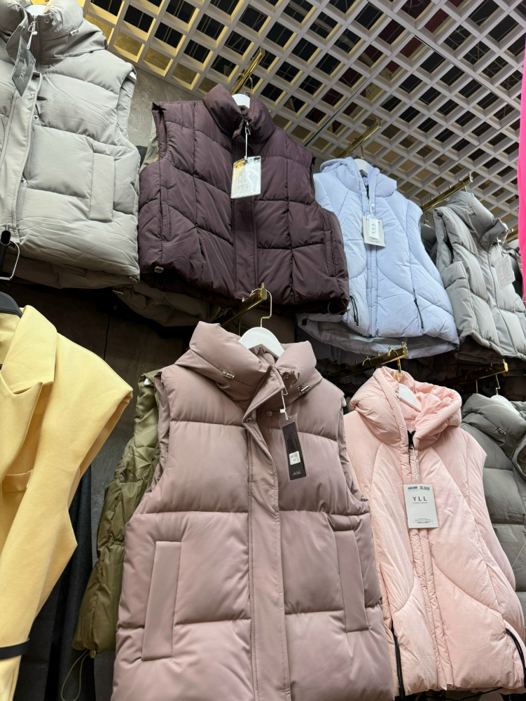 Жилетка женская Без выбора цвета купить в Интернет-магазине Садовод База - цена 500 руб Садовод интернет-каталог