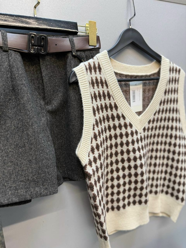 Жилетка женская бежевая купить в Интернет-магазине Садовод База - цена 900 руб Садовод интернет-каталог