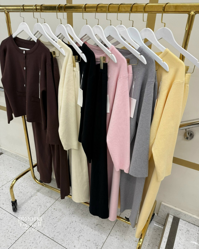 Женский костюм разноцветныйое купить в Интернет-магазине Садовод База - цена 1800 руб Садовод интернет-каталог