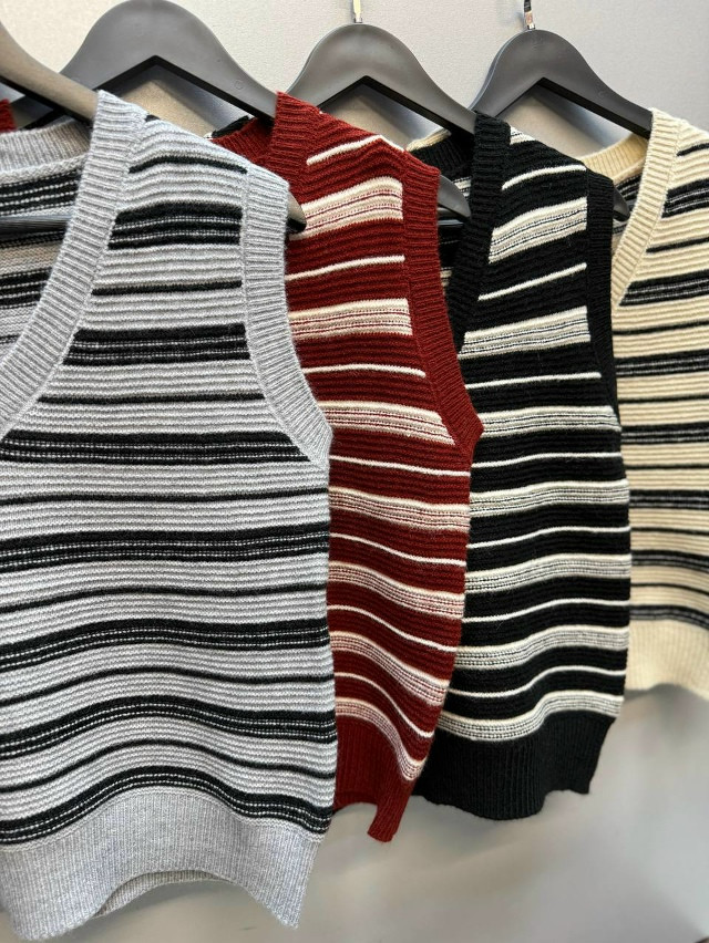 Жилетка женская серая купить в Интернет-магазине Садовод База - цена 900 руб Садовод интернет-каталог