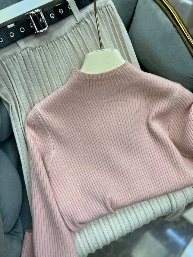 Женская водолазка розовая