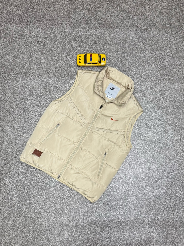 Жилетка бежевая