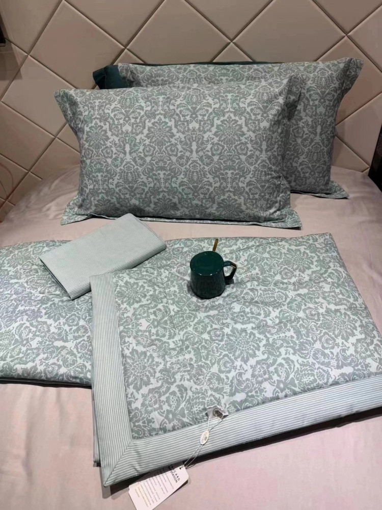 Постельное белье с готовым одеялом ❤️ купить в Интернет-магазине Садовод База - цена 3800 руб Садовод интернет-каталог