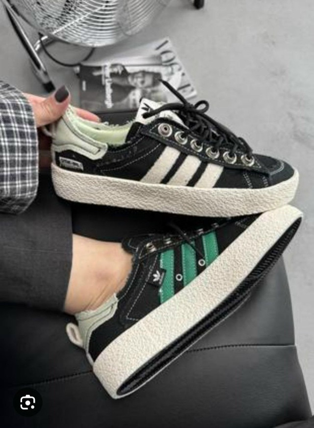 Кроссовки черные