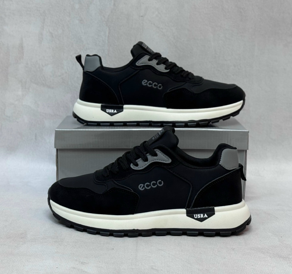 Кроссовки черные