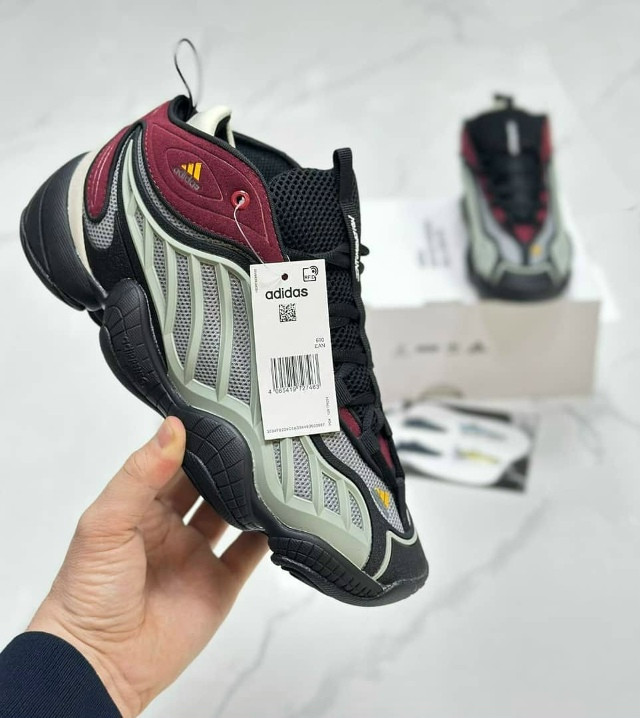 Кроссовки серые