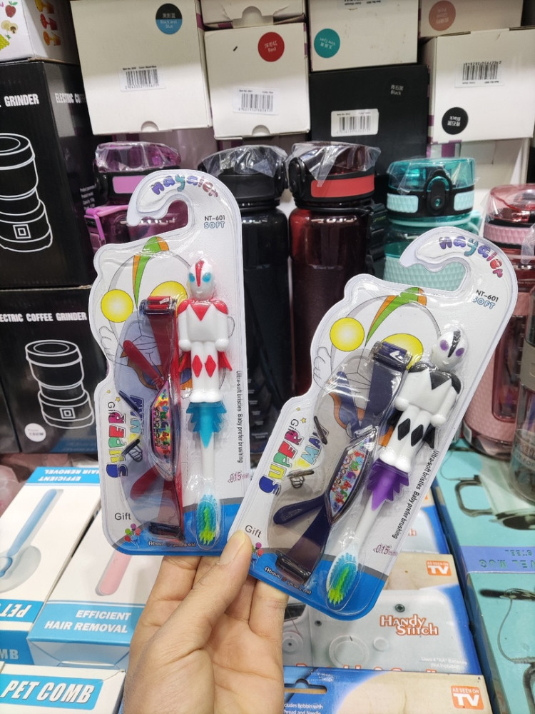 зубная щетка с игрушкой купить в Интернет-магазине Садовод База - цена 90 руб Садовод интернет-каталог