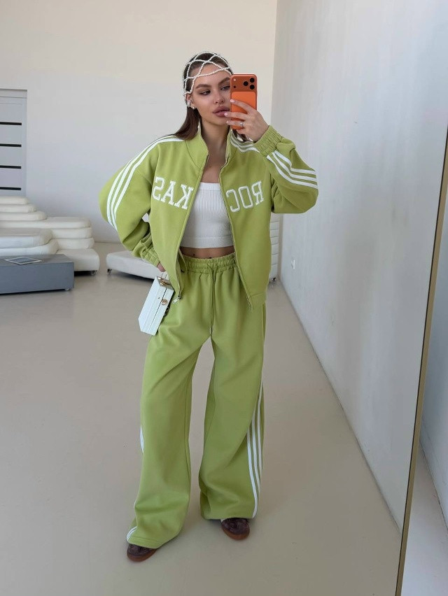 Спортивный женский костюм зеленый купить в Интернет-магазине Садовод База - цена 3100 руб Садовод интернет-каталог