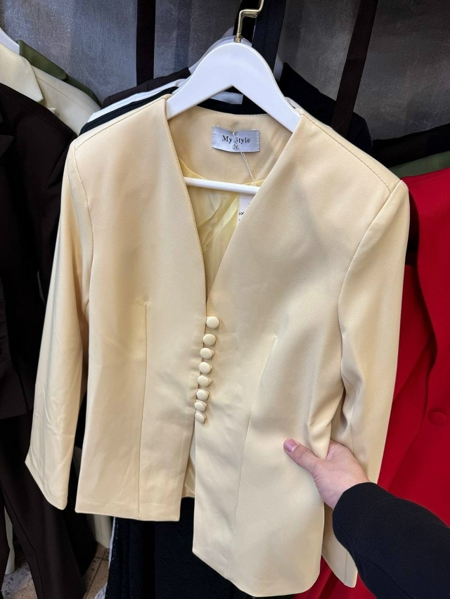 Женский пиджак бежевый купить в Интернет-магазине Садовод База - цена 2500 руб Садовод интернет-каталог