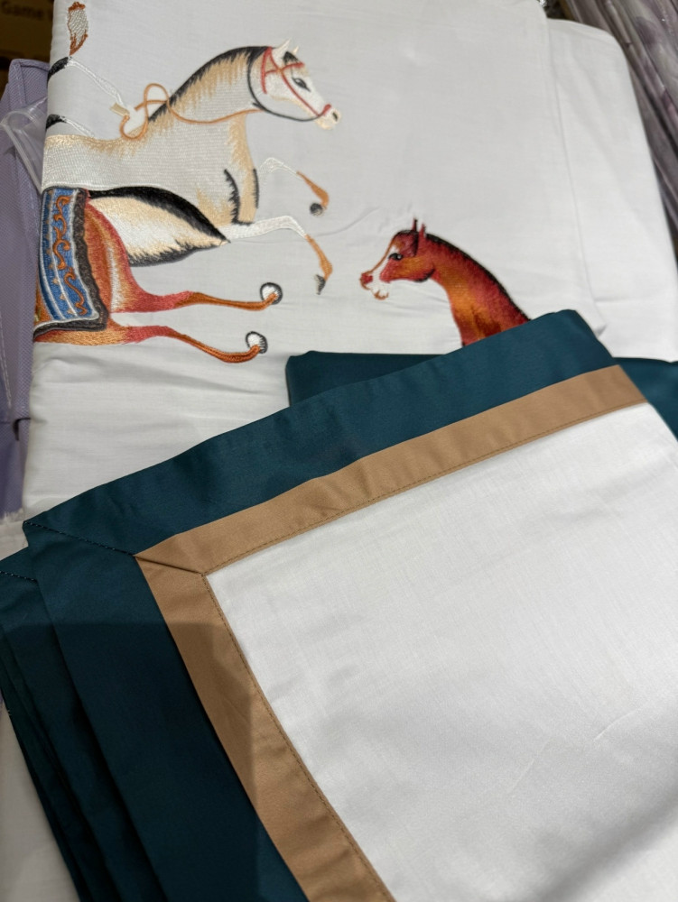 Комплект люкс сатин с вышивкой купить в Интернет-магазине Садовод База - цена 6500 руб Садовод интернет-каталог