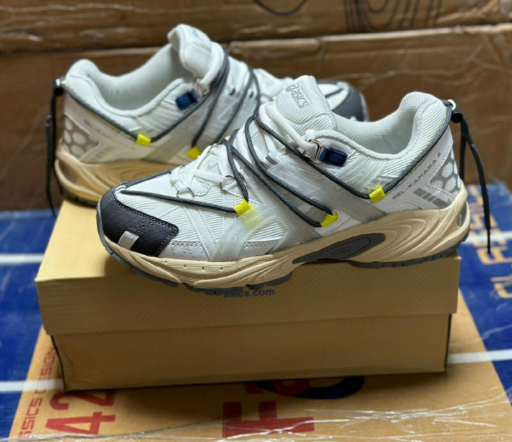 Кроссовки серые