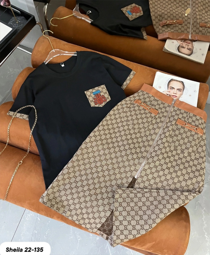 Крутой костюм двойка Gucci футболка+юбка купить в Интернет-магазине Садовод База - цена 1800 руб Садовод интернет-каталог