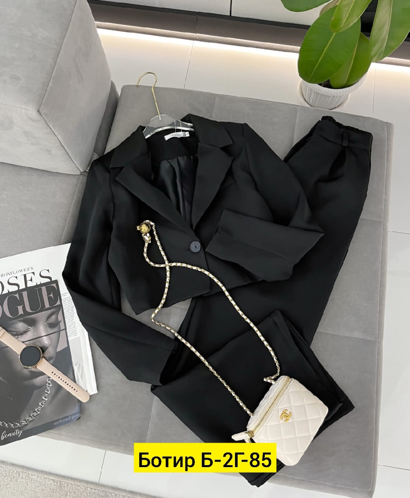 Женский костюм черный