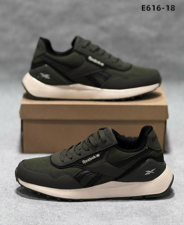 Кроссовки хаки