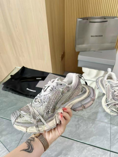 Кроссовки САДОВОД официальный интернет-каталог