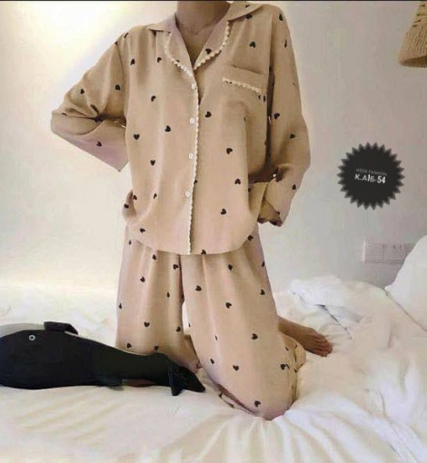 Уютная и милая домашняя пижама состоит из мягкой и невероятно удобной рубашки на пуговицах и широких пижамных штанов САДОВОД официальный интернет-каталог
