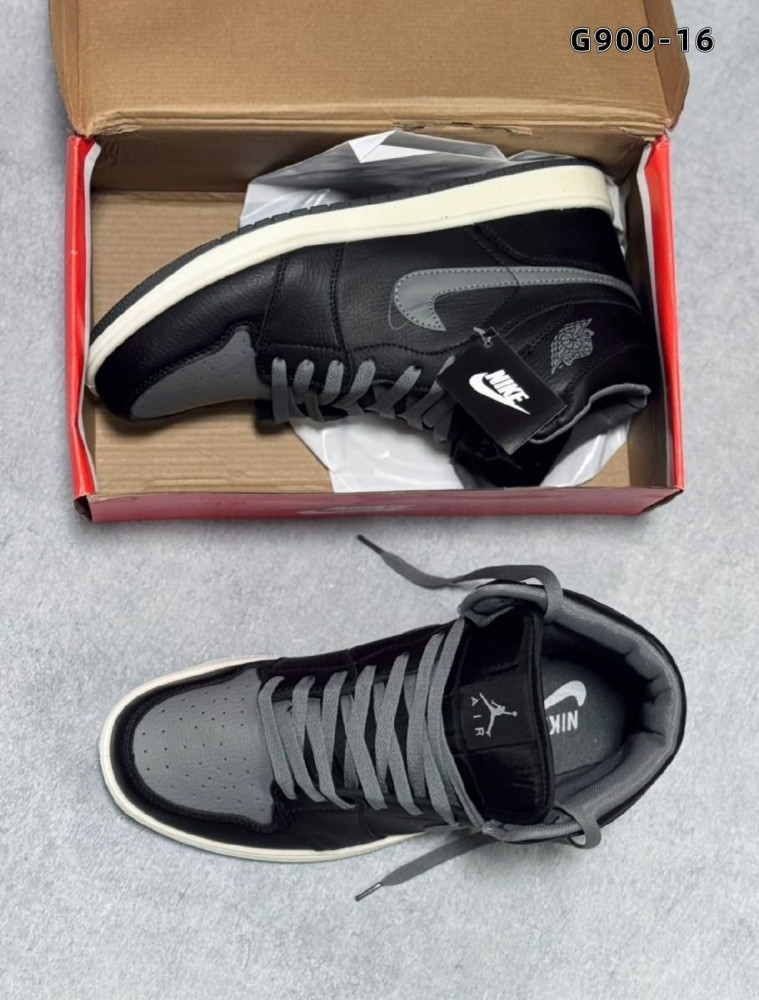 Кроссовки черные