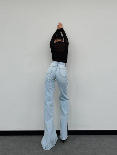 Невероятно крутые голубые джинсы,  сбоку  по всей длине разрезы 🥰💫Идеальная посадка.😍 🤩 САДОВОД официальный интернет-каталог