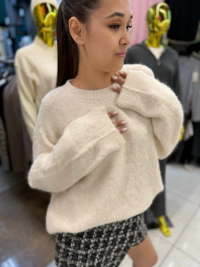 Свитер женский молочный купить в Интернет-магазине Садовод База - цена 1500 руб Садовод интернет-каталог