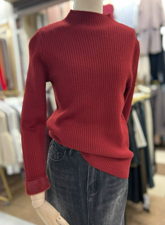 Женская водолазка красная