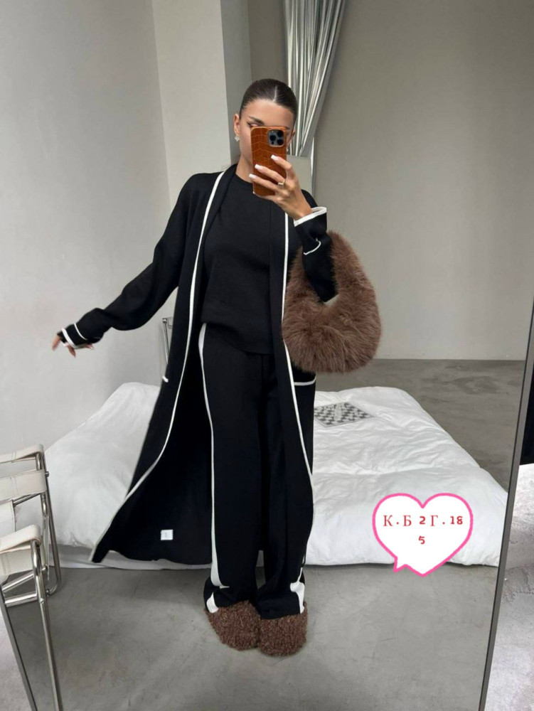 Женский костюм черный