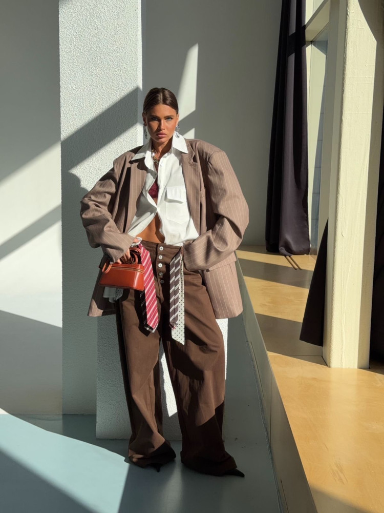 Джинсы коричневые купить в Интернет-магазине Садовод База - цена 4000 руб Садовод интернет-каталог