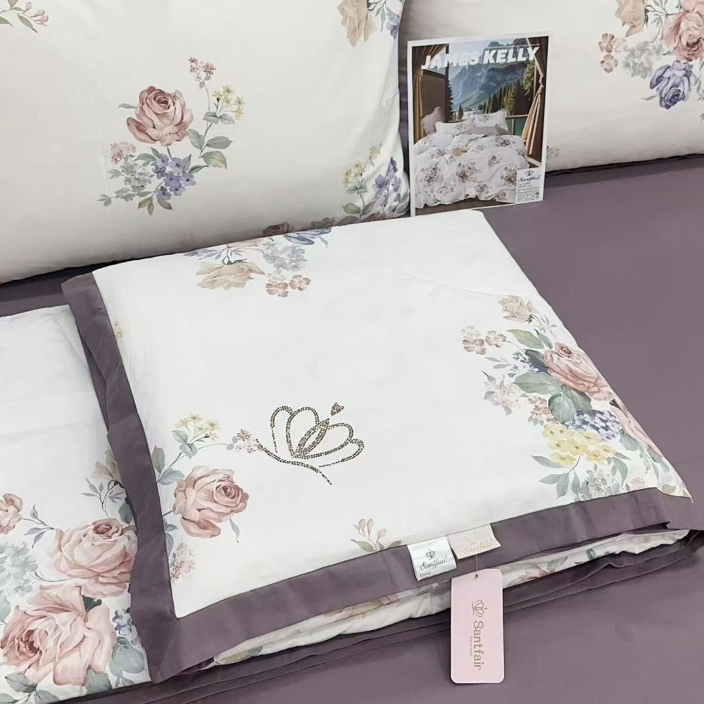 Семейный Комплект постельного белья с готовым одеялом  от бренда купить в Интернет-магазине Садовод База - цена 5200 руб Садовод интернет-каталог