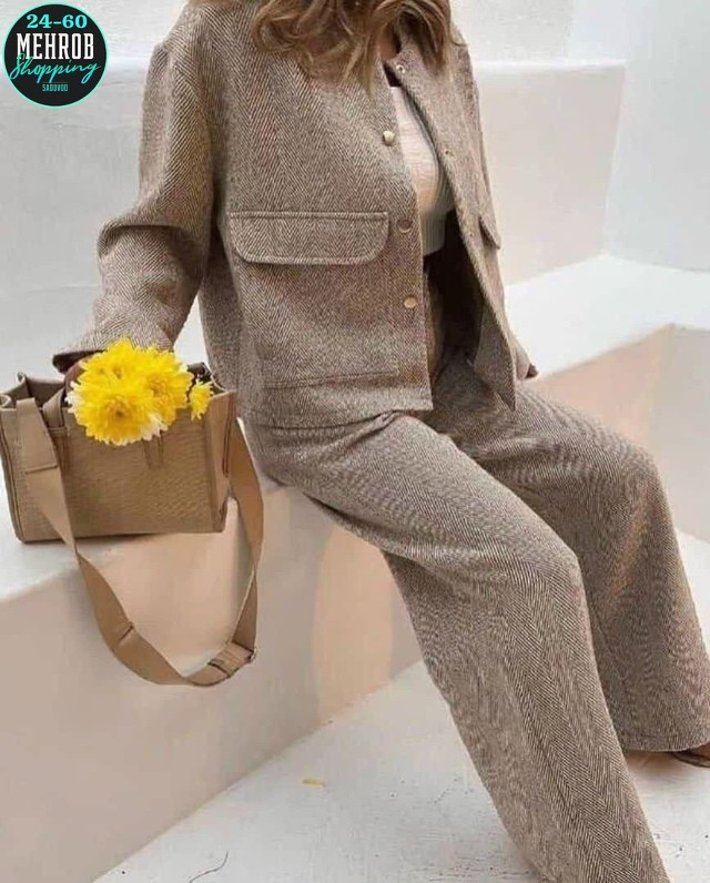 Женский костюм коричневый