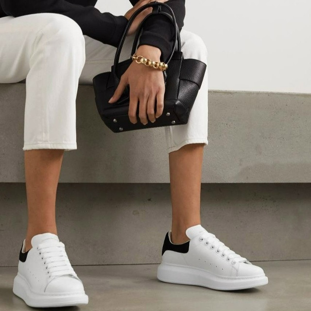 Кроссовки женские белые купить в Интернет-магазине Садовод База - цена 14500 руб Садовод интернет-каталог