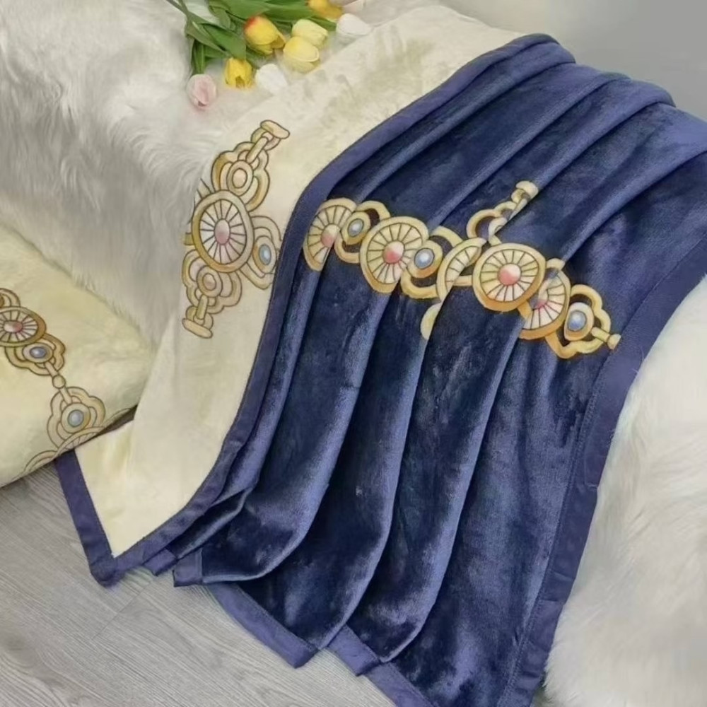 Плед  двухсторонний купить в Интернет-магазине Садовод База - цена 1700 руб Садовод интернет-каталог