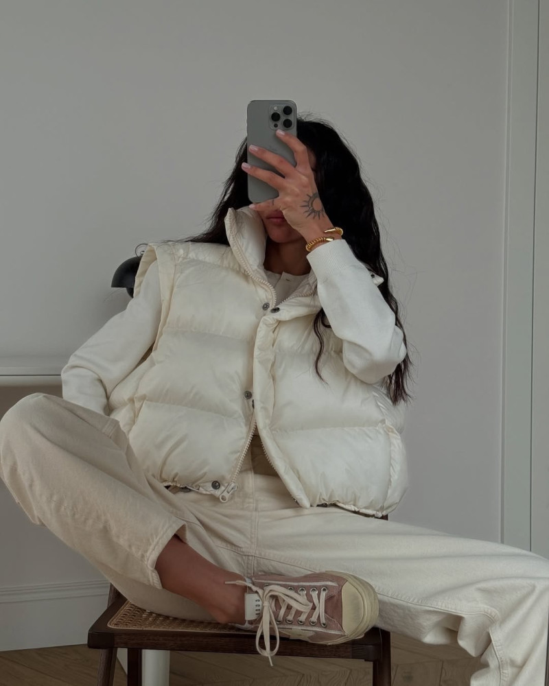 Жилетка женская молочная купить в Интернет-магазине Садовод База - цена 1200 руб Садовод интернет-каталог