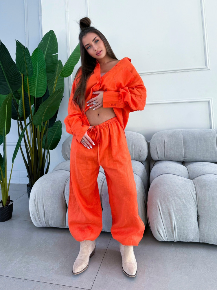 Женский костюм оранжевый