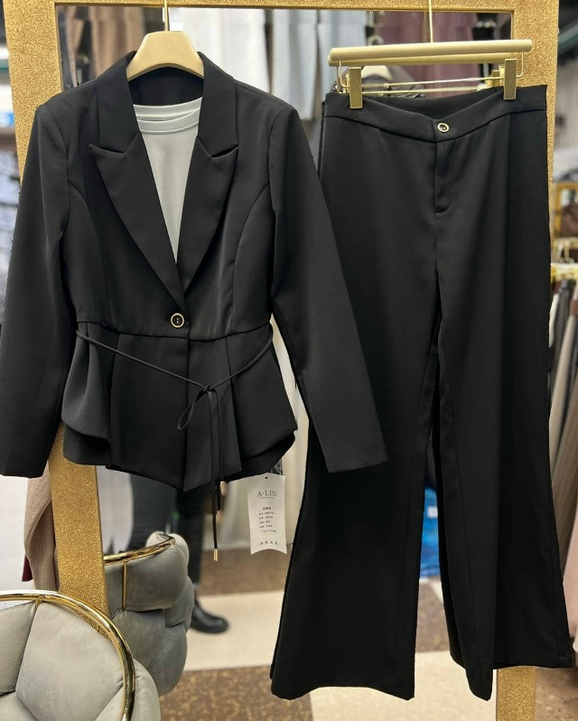 Женский костюм черный