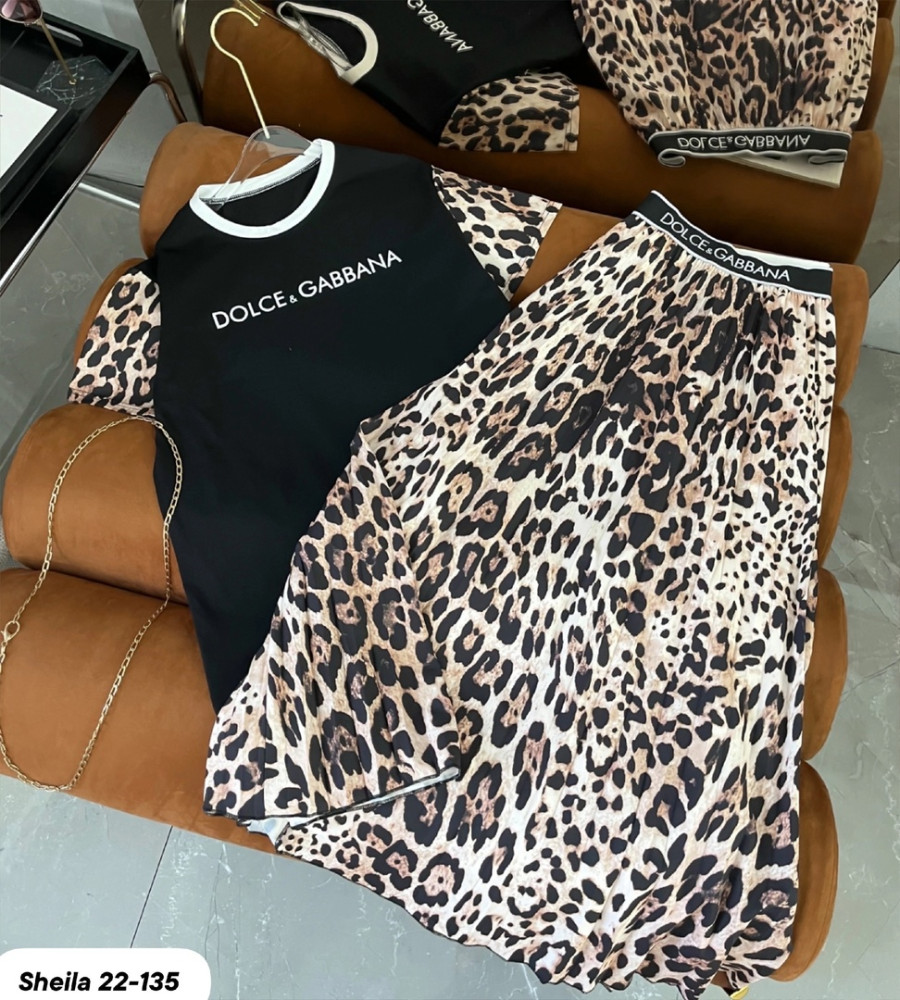 Нежный и стильный леопардовый костюм ( DOLCE & GABBANA ) Футболка+юбка поможет вам оставаться в тренде этим летом купить в Интернет-магазине Садовод База - цена 1800 руб Садовод интернет-каталог