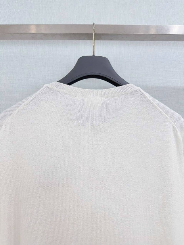 Женская футболка белая купить в Интернет-магазине Садовод База - цена 13000 руб Садовод интернет-каталог