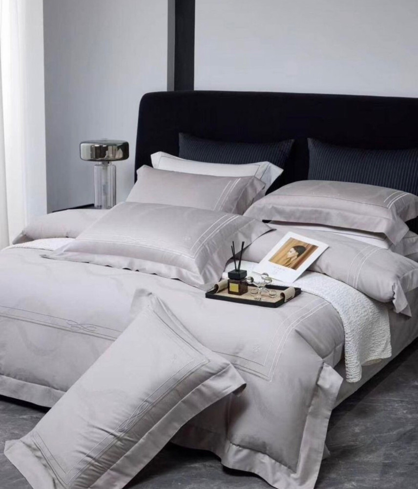 Премиальное качественное постельное белье с вышивкой, в подарочной коробке купить в Интернет-магазине Садовод База - цена 7800 руб Садовод интернет-каталог