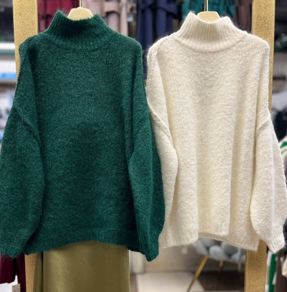 Женская кофта изумрудная