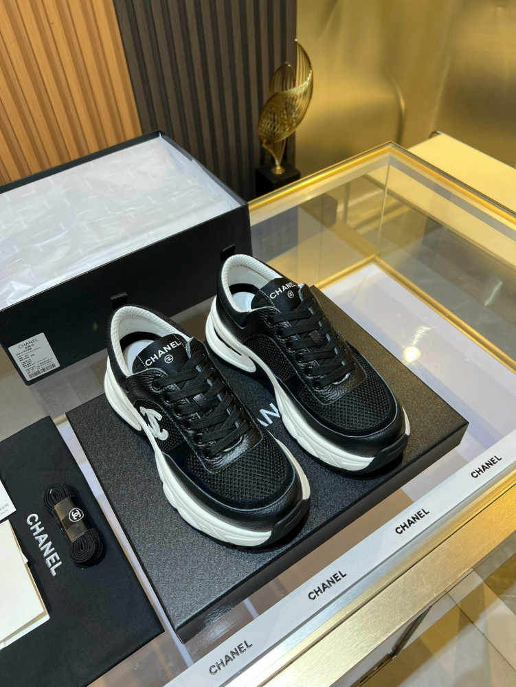 Кроссовки женские черные купить в Интернет-магазине Садовод База - цена 12000 руб Садовод интернет-каталог