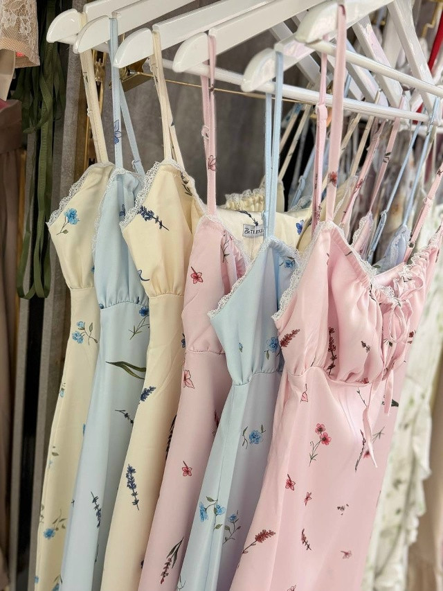 Платье-комбинация на тонких лямках 🌸 купить в Интернет-магазине Садовод База - цена 1700 руб Садовод интернет-каталог