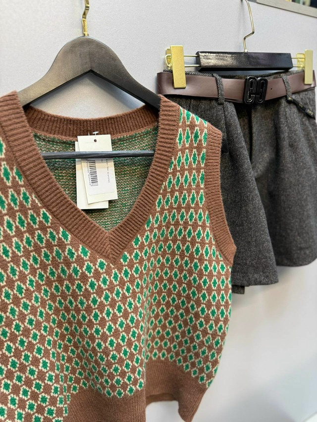 Жилетка женская коричневая купить в Интернет-магазине Садовод База - цена 900 руб Садовод интернет-каталог