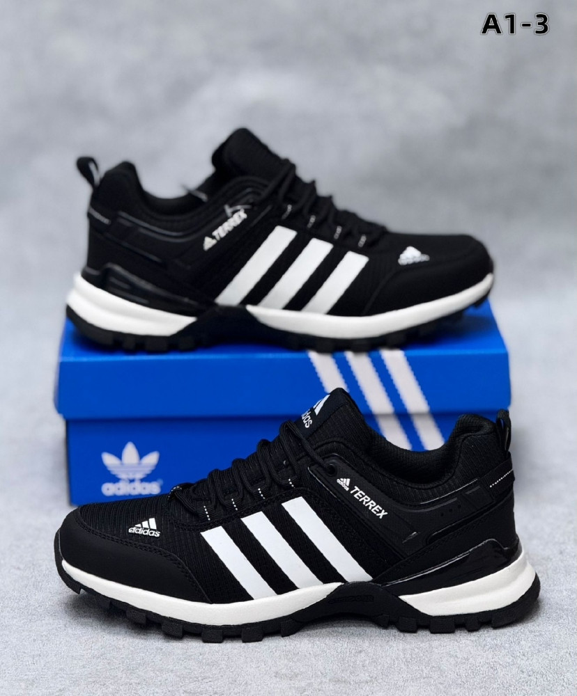 Кроссовки черные