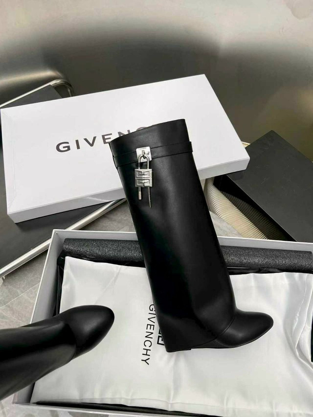 Cапоги женские черные купить в Интернет-магазине Садовод База - цена 21000 руб Садовод интернет-каталог