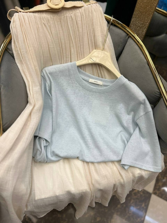 Женская футболка голубая