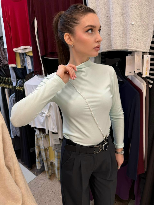 Женская водолазка салатовая