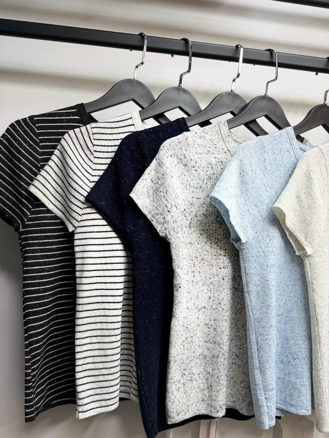 Женская футболка серая