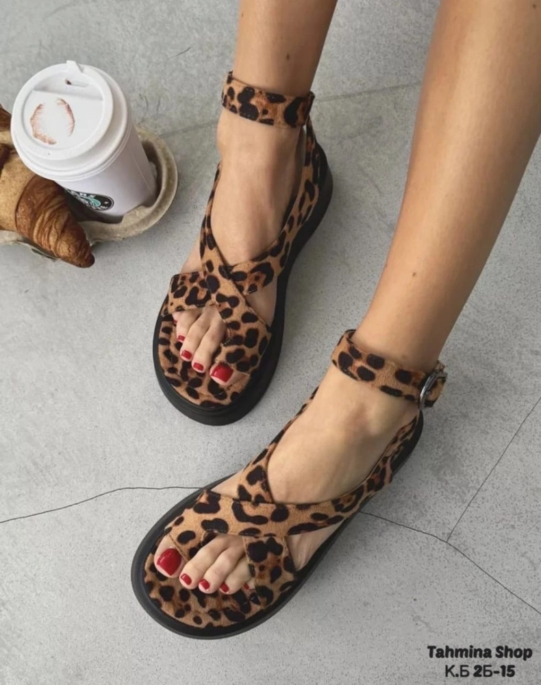Леопардовые сандали, в которых вы будете пархать и наслаждаться! Можно, стильно и качественно купить в Интернет-магазине Садовод База - цена 1400 руб Садовод интернет-каталог