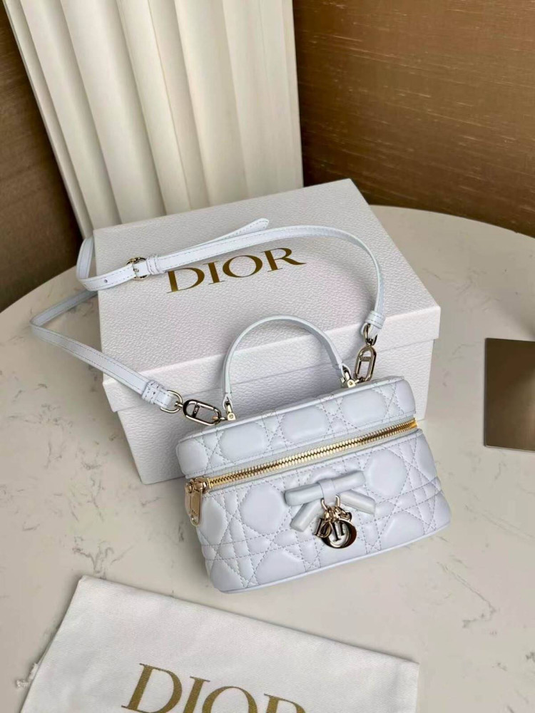 Сумка белая купить в Интернет-магазине Садовод База - цена 26000 руб Садовод интернет-каталог
