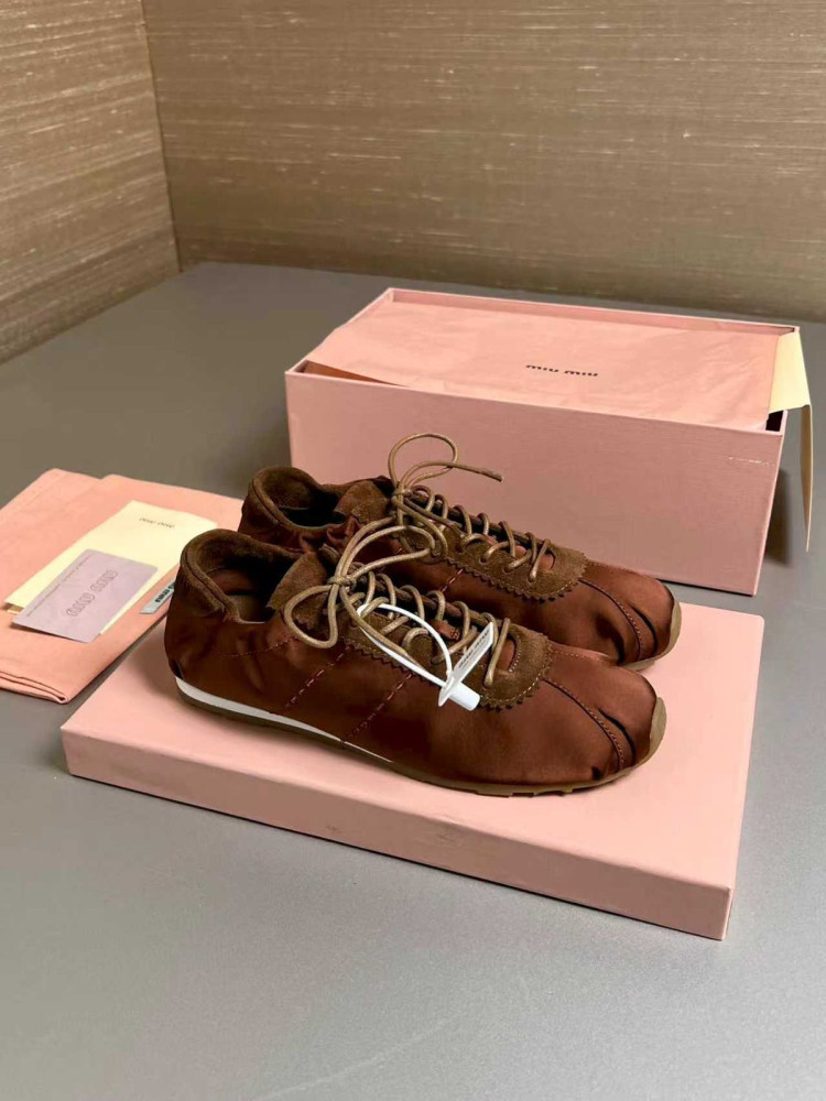 Кроссовки женские коричневые